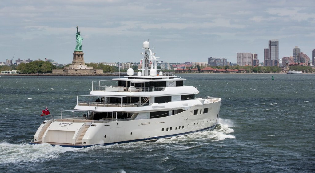 Vitruvius Yachts Grace E arrives in New York City
