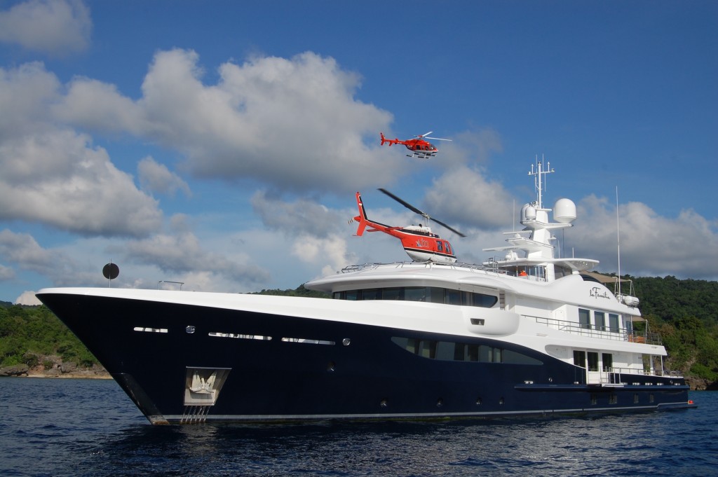Superyacht La Familia to Star at Singapore Yacht Show